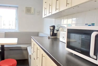 1 bed flat, Cook Street, City Centre, Southampton, SO141YA - Image 1